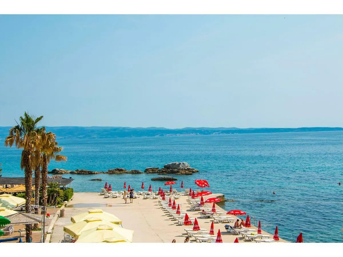 Idro Studio Apartments Directly At The Beach Split