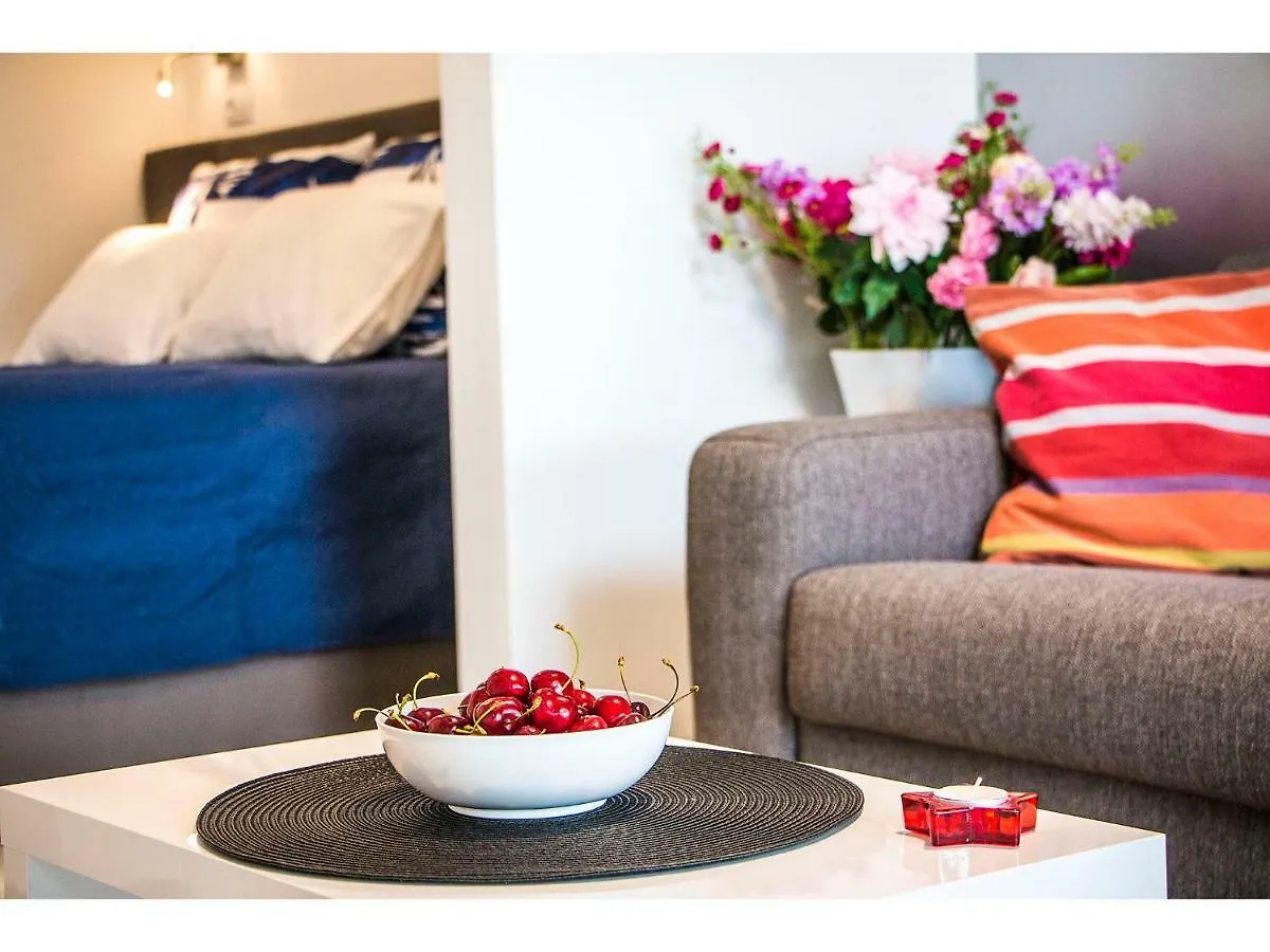 Idro Studio Apartments Directly At The Beach Split