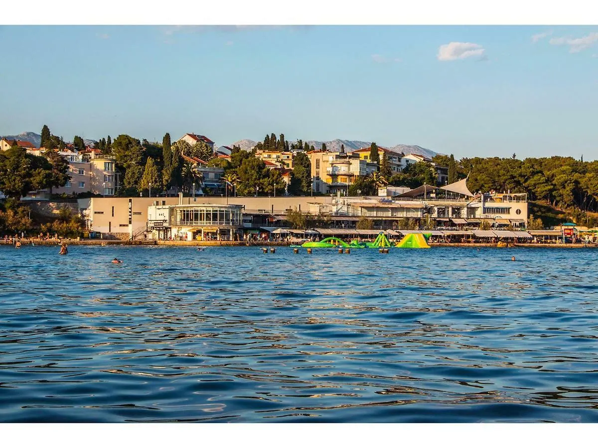 Idro Studio Apartments Directly At The Beach Split