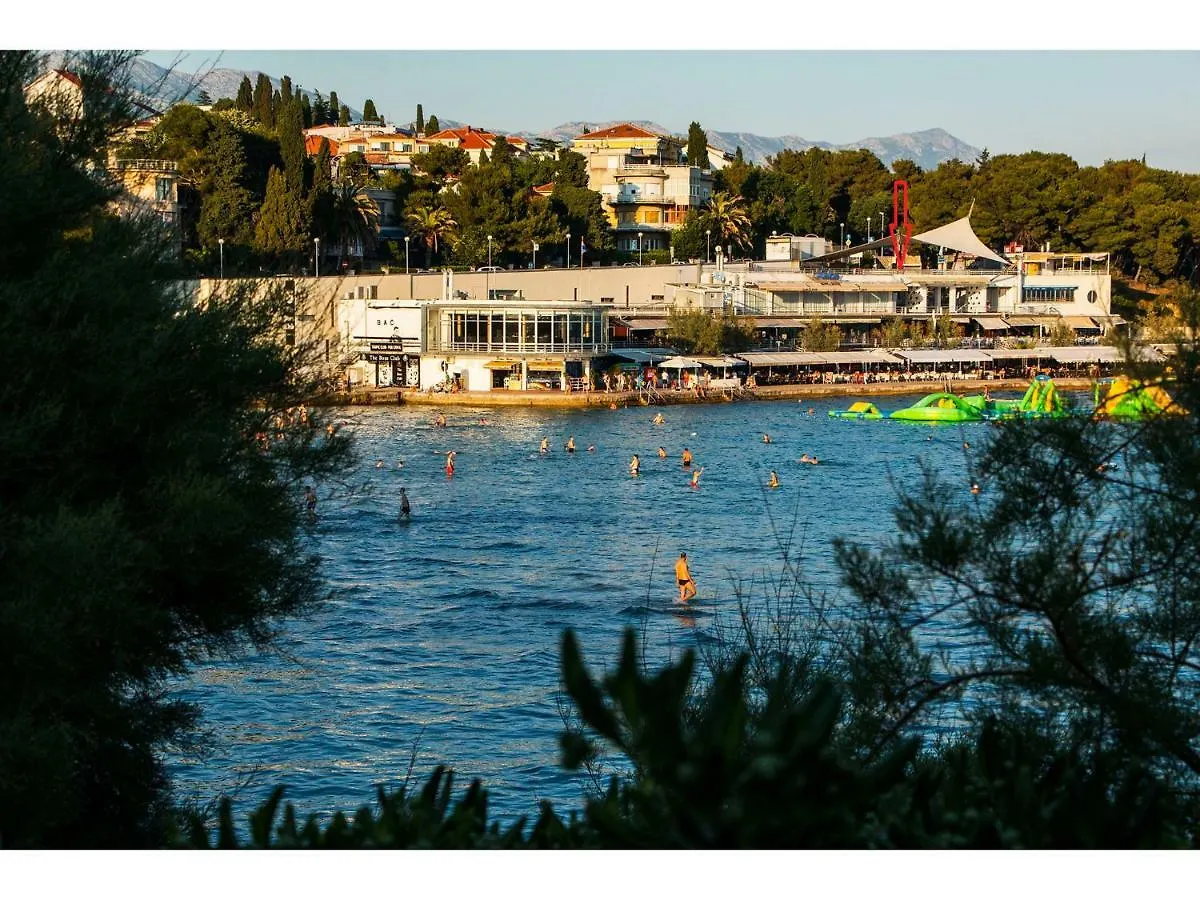Idro Studio Apartments Directly At The Beach Split