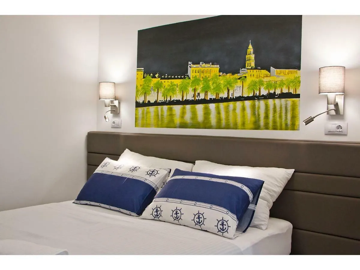 Idro Studio Apartments Directly At The Beach Split