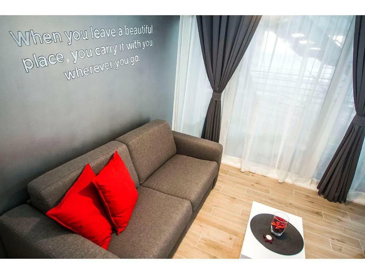 Idro Studio Apartments Directly At The Beach Split