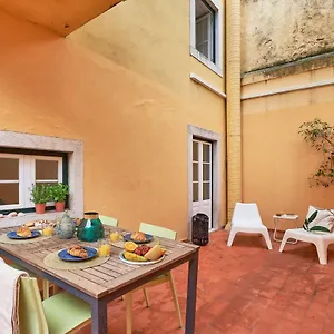Styling In Historic Center Apartment Lisbon