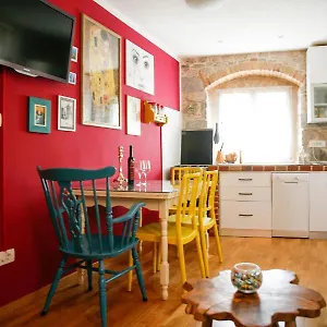  Apartment Lucy Lu